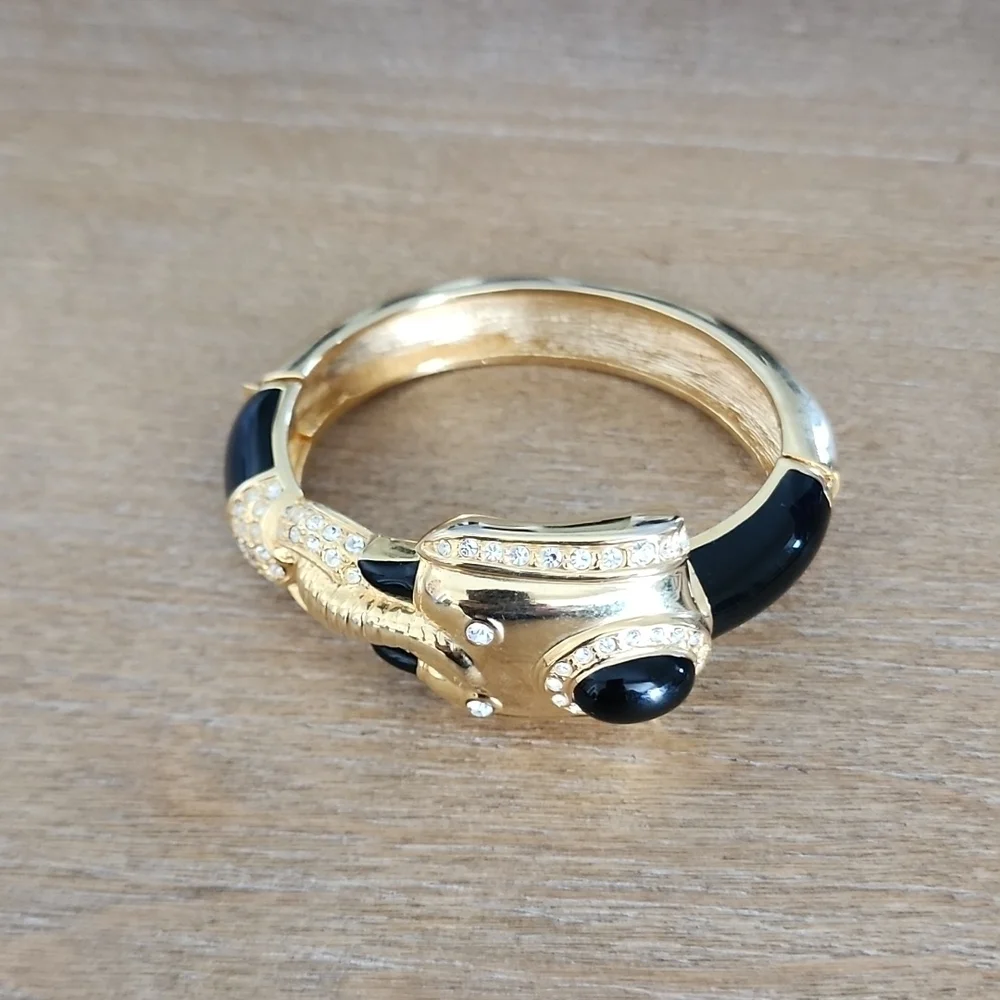 Vintage 1970s Jeweled Elephant Bracelet Gilt Metal Black Enamel Hinged Bangle - Picture 3 of 7